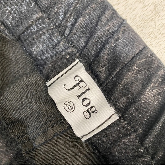 BEVY FLOG Black Cropped Pants - Picture 7 of 9